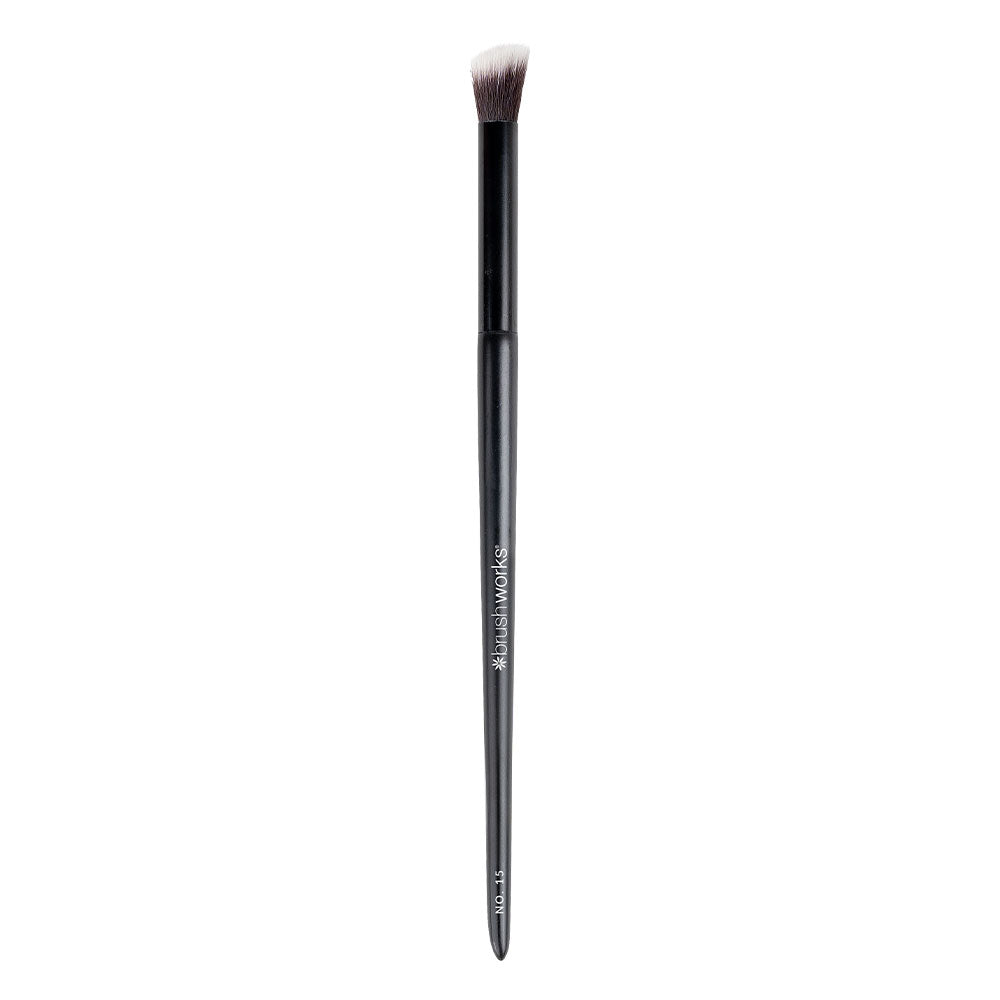 No.15 Angled Blending Eye Brush